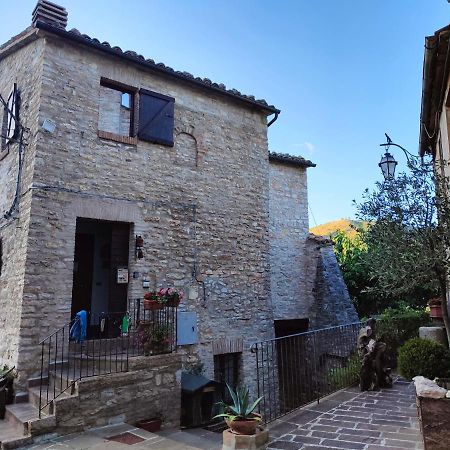 B&B Bivacco Frasassi Climbing & Trail Running House 제냐 외부 사진