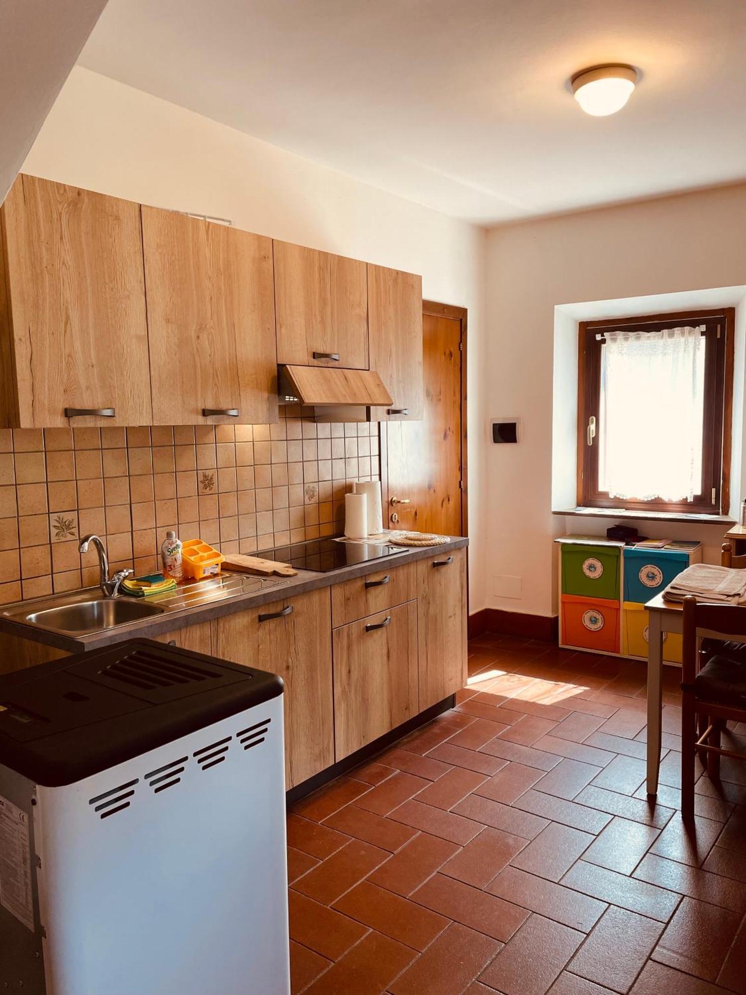 B&B Bivacco Frasassi Climbing & Trail Running House 제냐 외부 사진